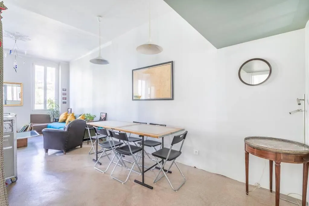 25Aug Cosy Appartement Au Cours Julien Marseille